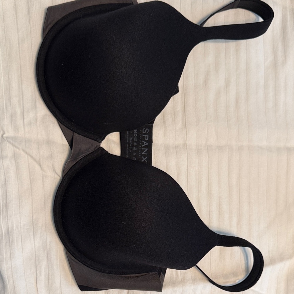 SPANX Women's Elegant Black Bra